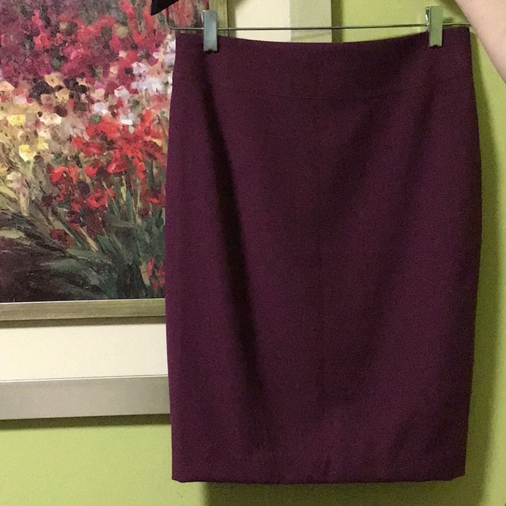 LOFT Straight Pencil Skirt